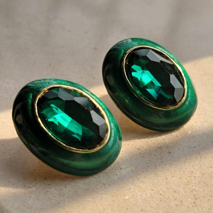 MONA STUDS