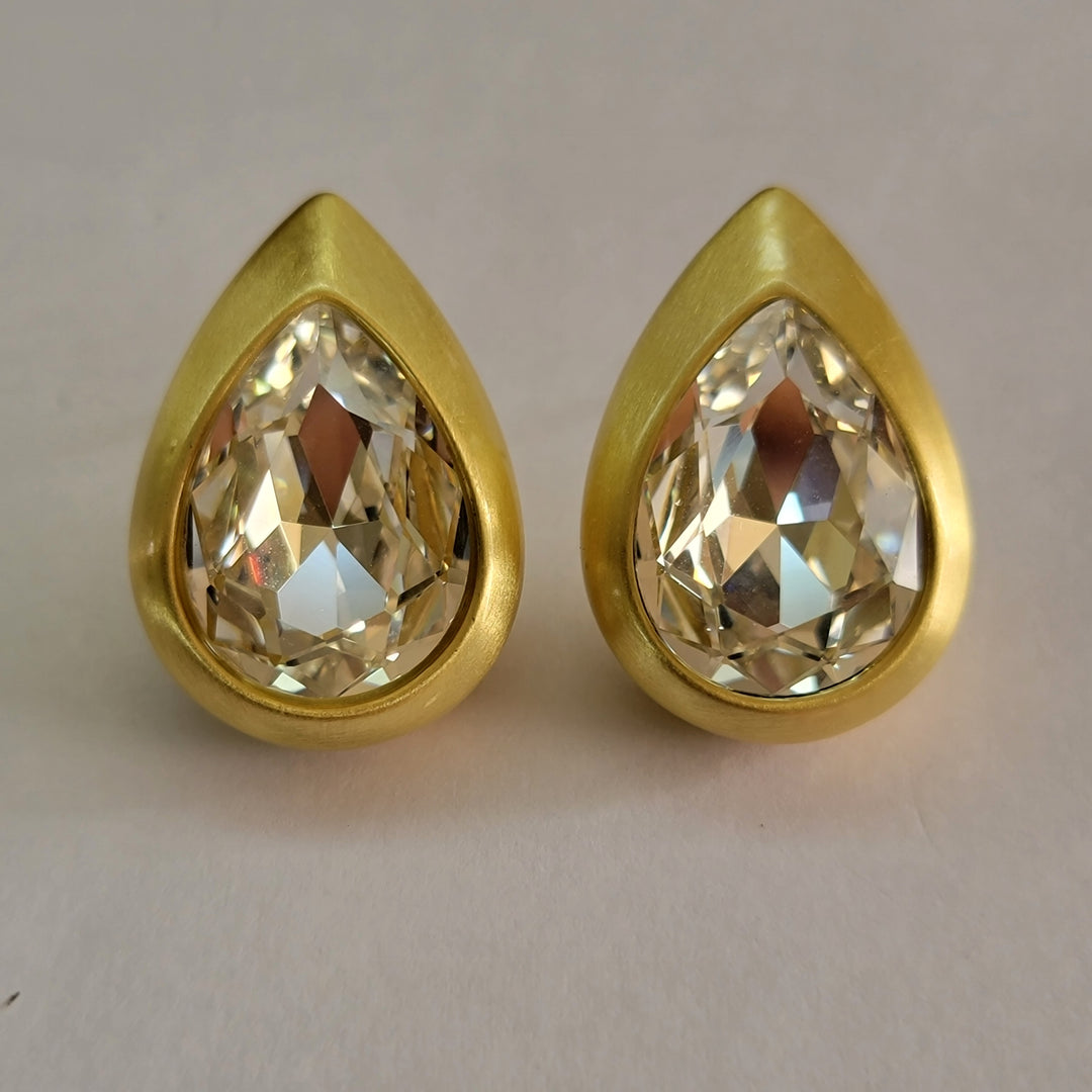 DOE DIAMOND STUDS