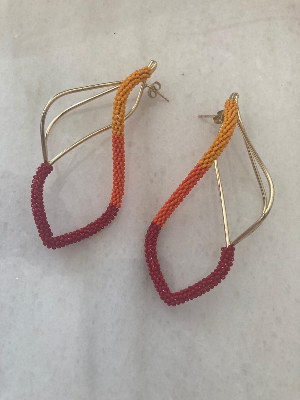 BEADED INTERTWINE EARRINGS