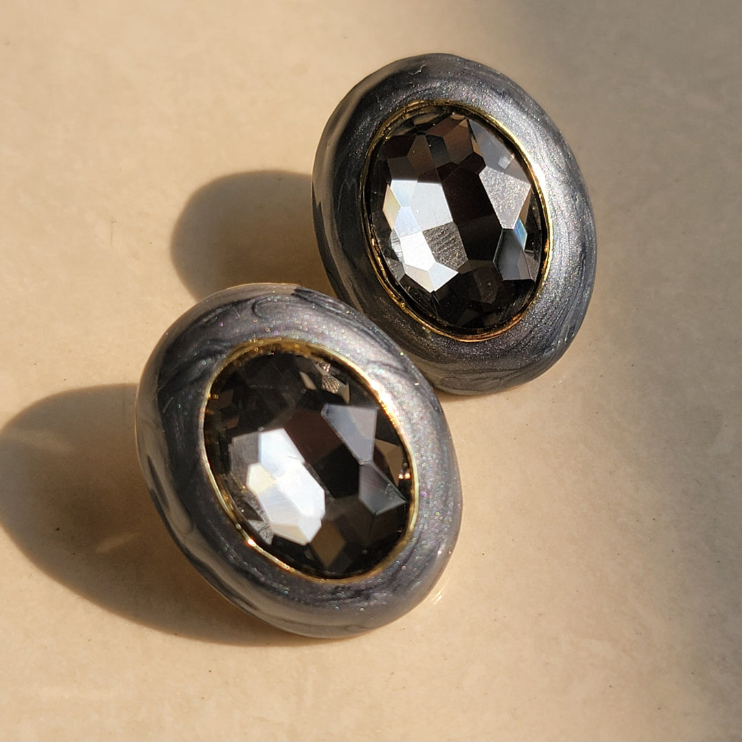 MONA STUDS