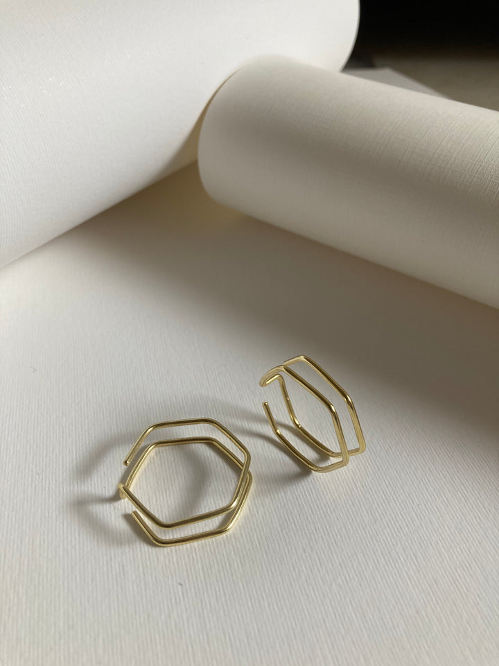 HEXA HOOP EARRING