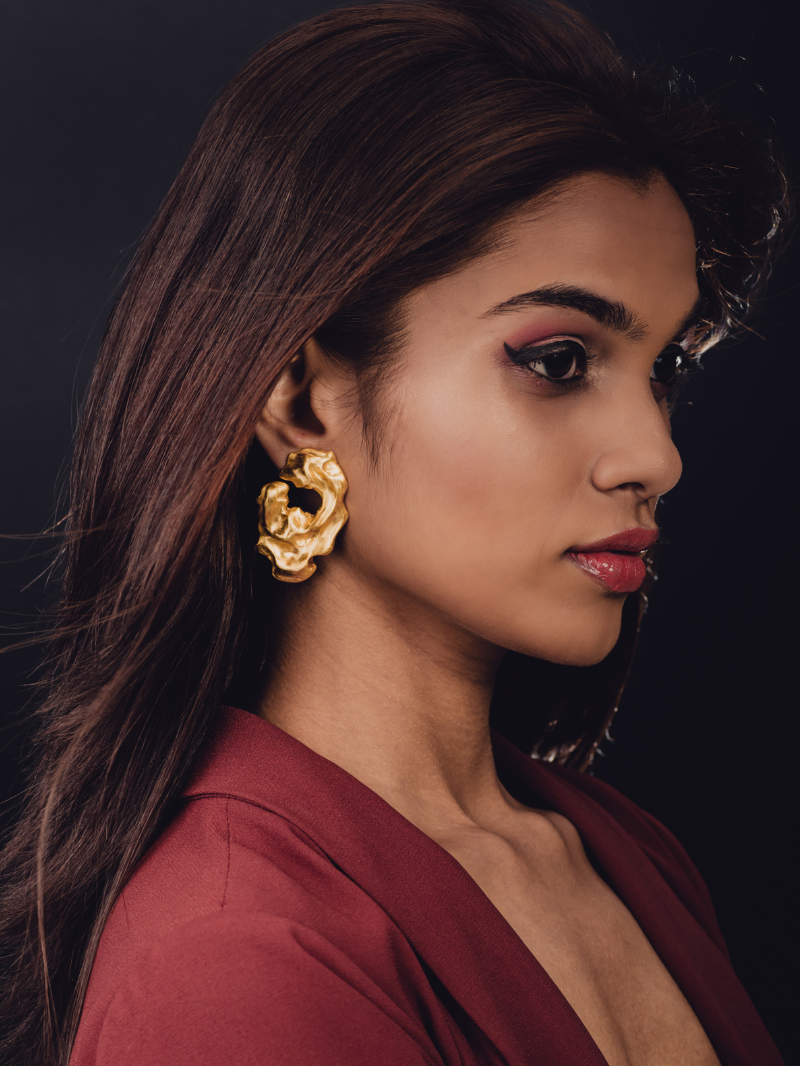 SHOT OF GOLD EARRINGS